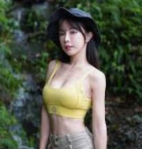 人妻av88-家庭与个人成长的交响曲，人妻角色在AV88中的微妙平衡